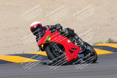 media/Oct-09-2022-SoCal Trackdays (Sun) [[95640aeeb6]]/Turns 9 and 10 (1050am)/